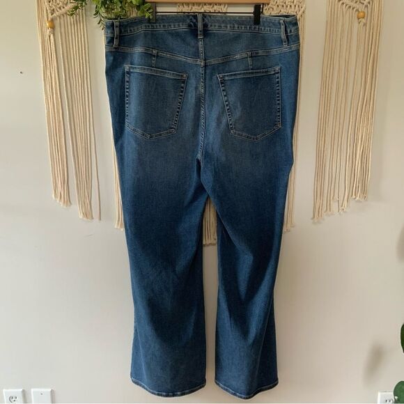 LANE BRYANT Fit Genius High Rise Boot Jeans Medium Wash Magic Waistband 26/28 - Picture 3 of 14